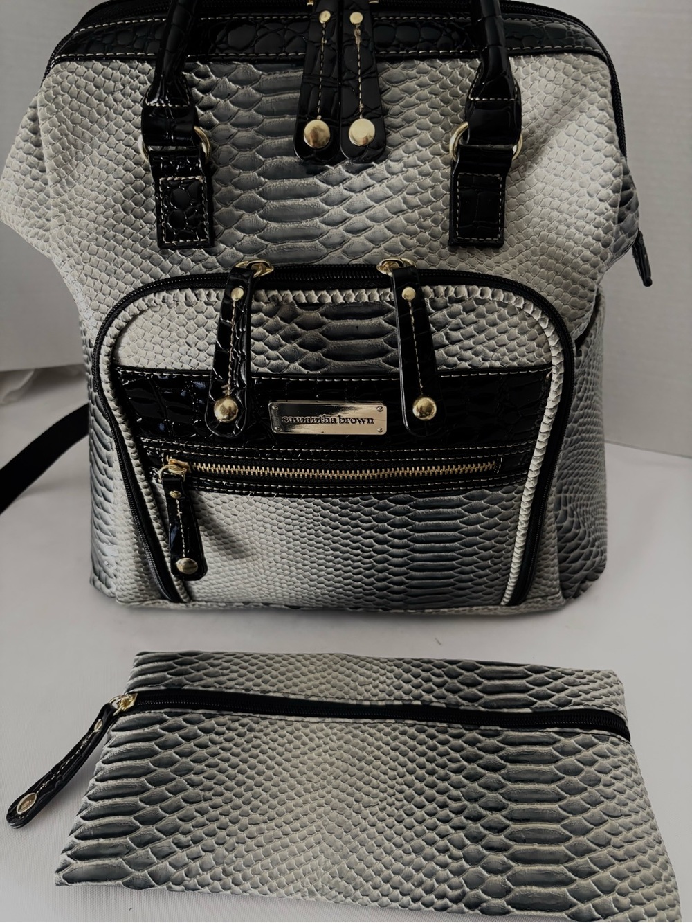 NEW! SAMANTHA BROWN OMBRO CROCO EMBOSSED BACKPACK/CARRY ON BLACK WHITE